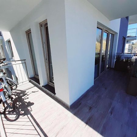 Apartament Kapitanski Mostek 17A Z Widokiem Na Port I Latarnie Morska Oraz Garazem Apartment Kolobrzeg Exterior photo